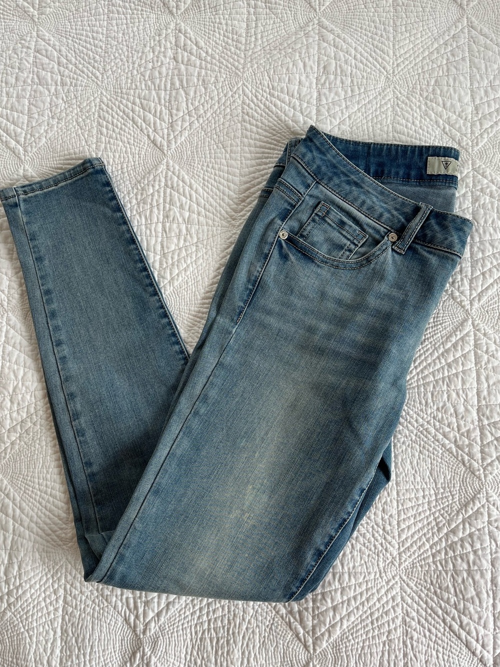 Guess Women’s Midwash Blue Skinny Jeans